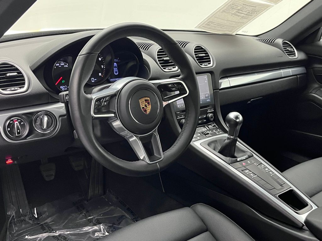 2024 Porsche 718 Cayman  4