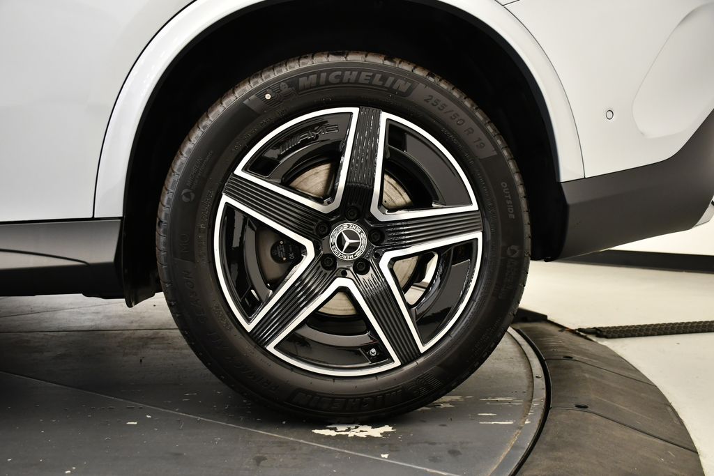 Thumbnail: 2026 Mercedes-Benz GLC - 14