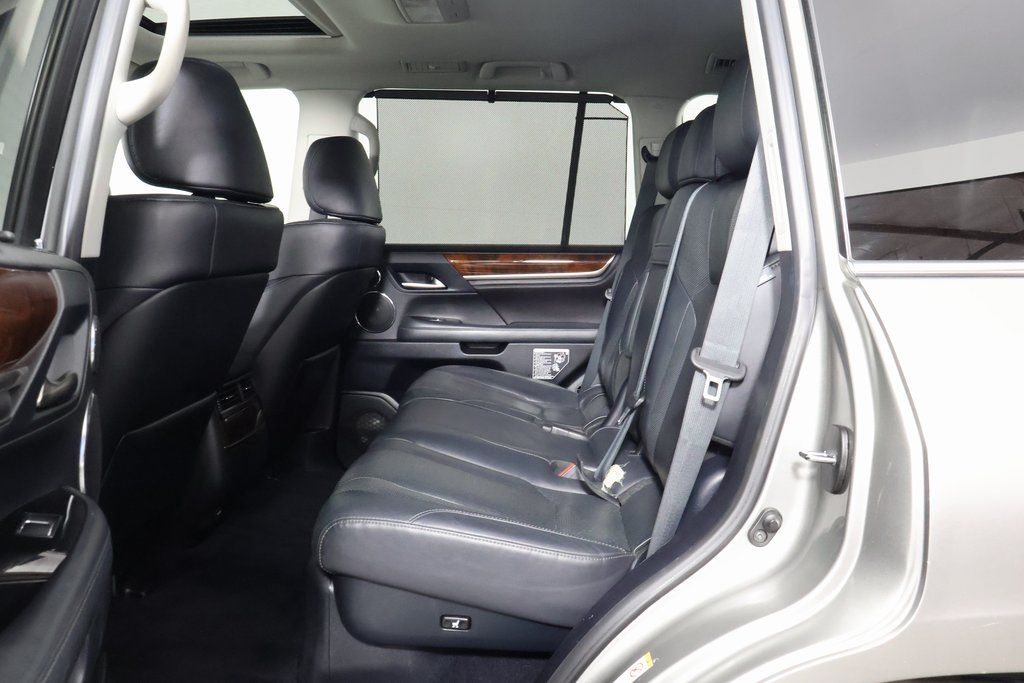 Thumbnail: 2016 Lexus LX - 11