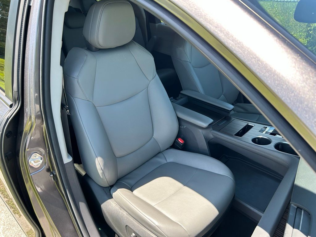 Thumbnail: 2024 Toyota Sienna - 16