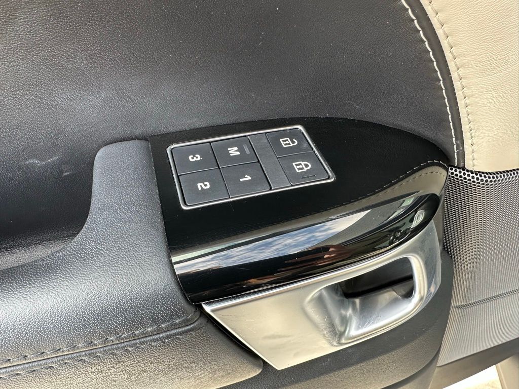 Thumbnail: 2022 Land Rover Range Rover Sport - 21