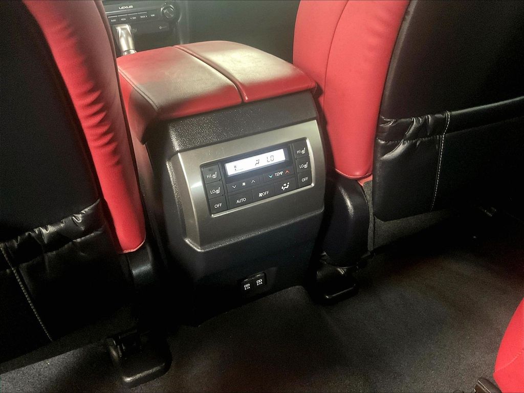 2022 Lexus GX — photo 29