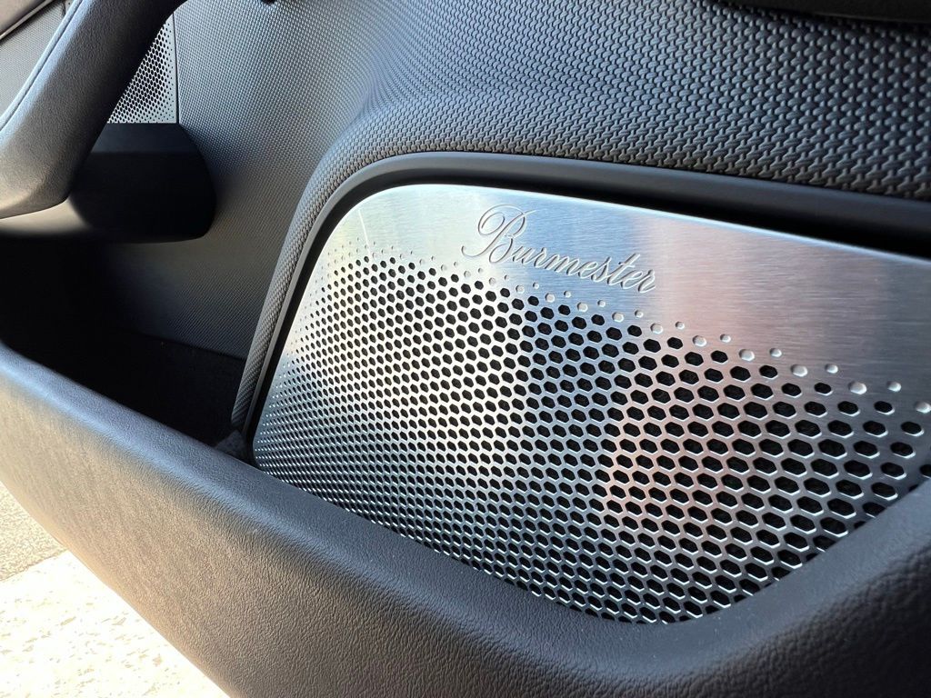 2022 Porsche Taycan 4S photo