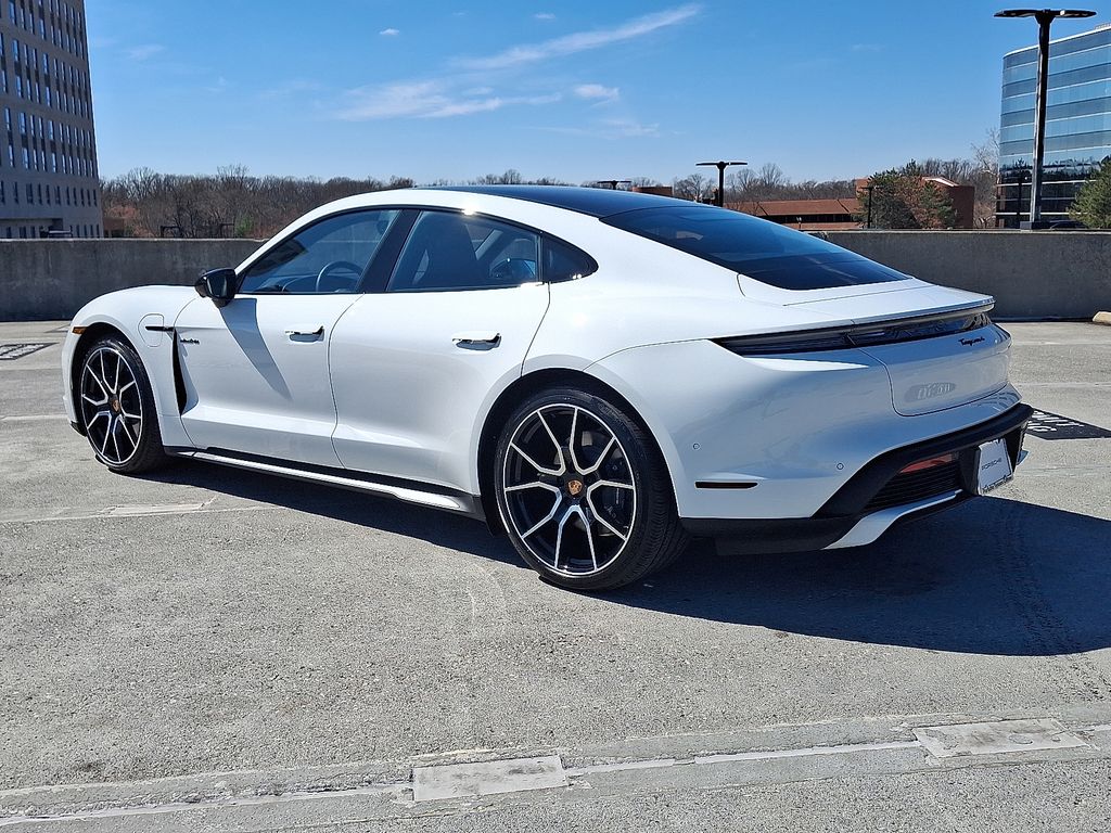 Thumbnail: 2026 Porsche Taycan - 3