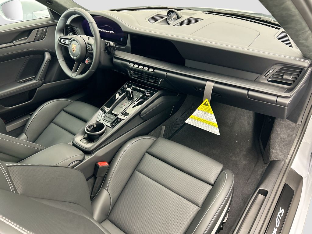 Thumbnail: 2026 Porsche 911 - 20