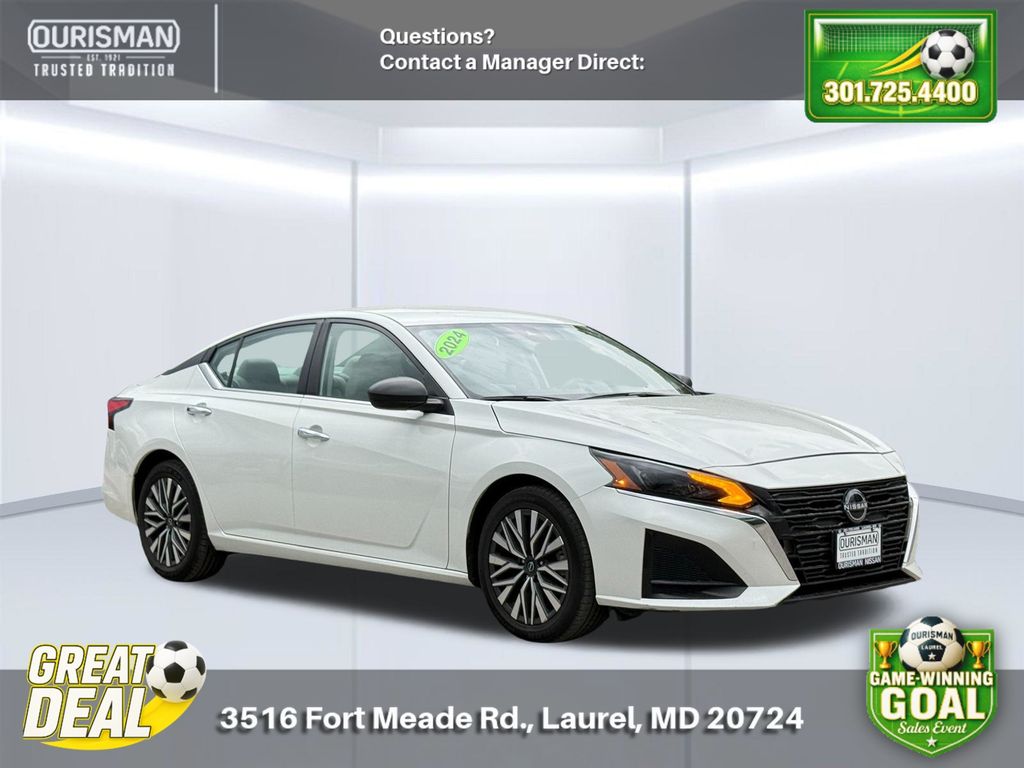 Pearl White 2024 Nissan Altima 2.5 SV FWD Sedan Front-Wheel Drive Continuously Variable Transmission