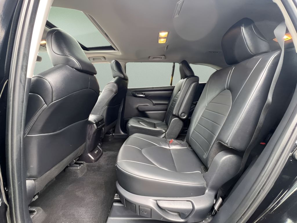 Used 2025 Toyota Highlander SUV