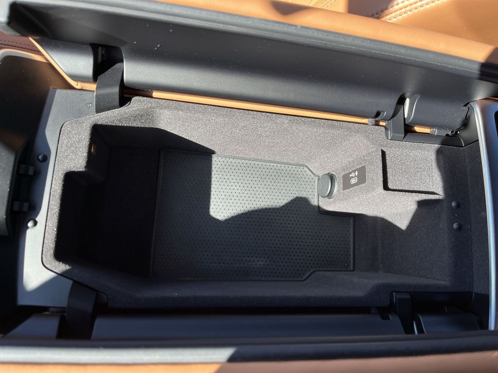 Thumbnail: 2022 BMW 8 Series - 21