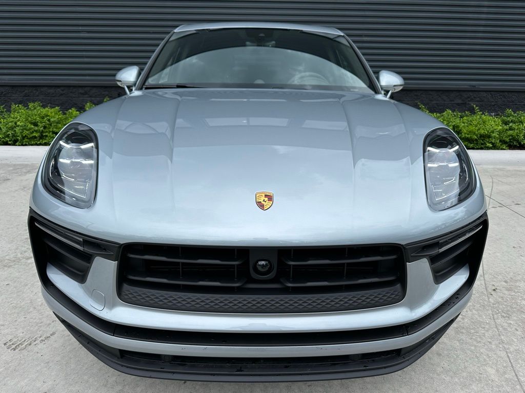Thumbnail: 2025 Porsche Macan - 7