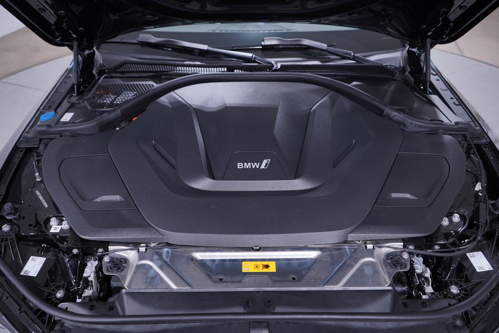 Thumbnail: 2025 BMW i4 - 24