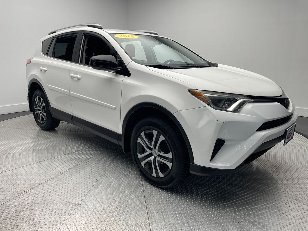 Thumbnail: 2018 Toyota RAV4 - 3
