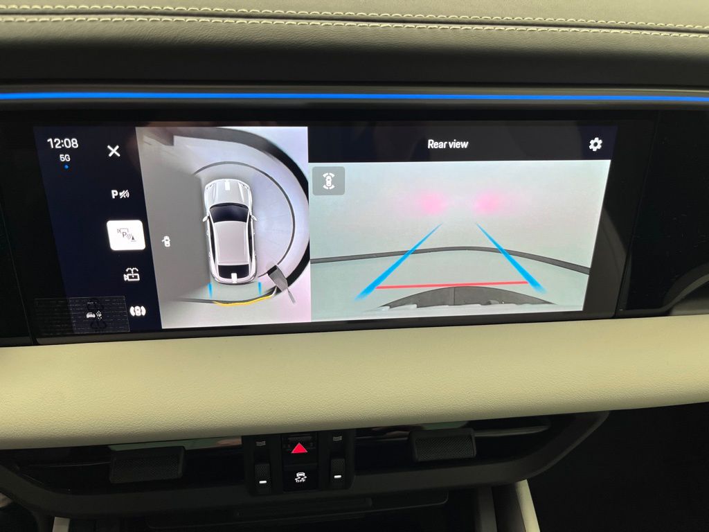 Thumbnail: 2025 Porsche Macan - 18