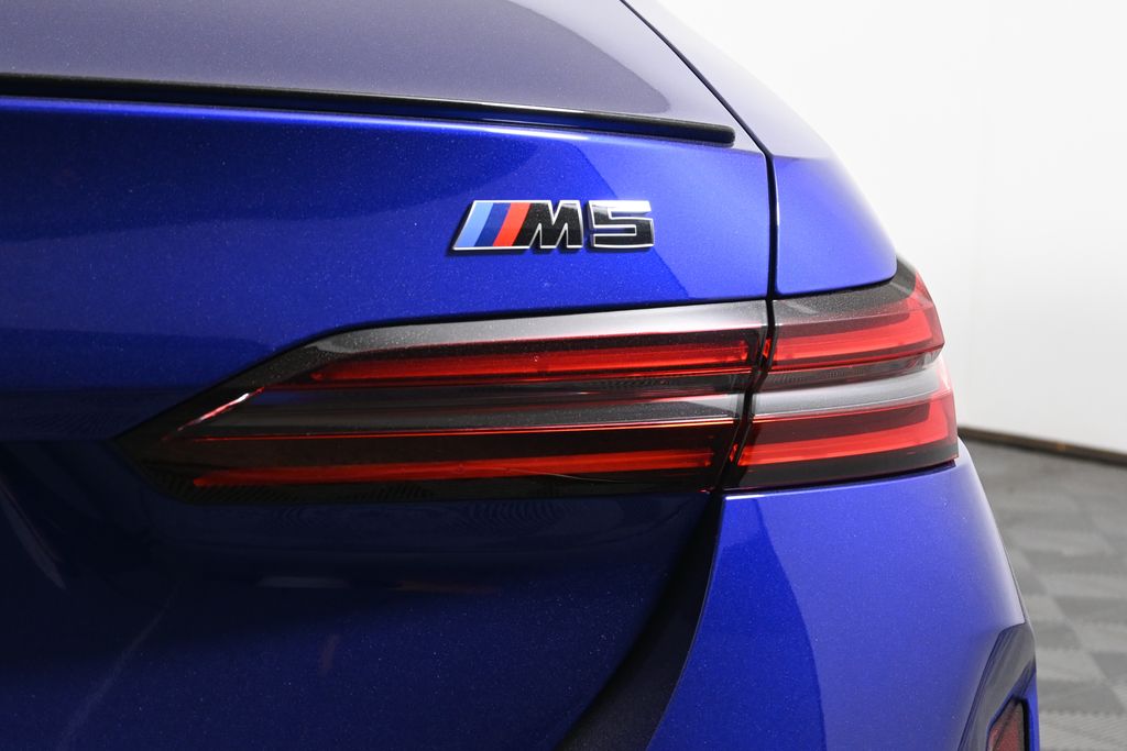 Thumbnail: 2026 BMW M5 - 13