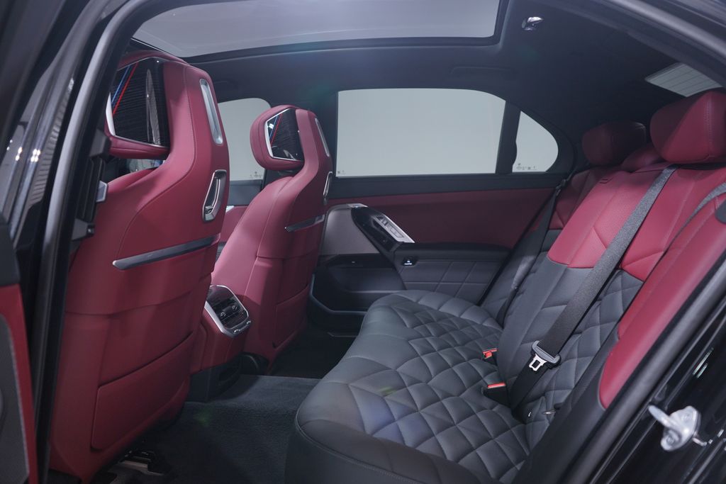 2024 BMW 7 Series 740i 9