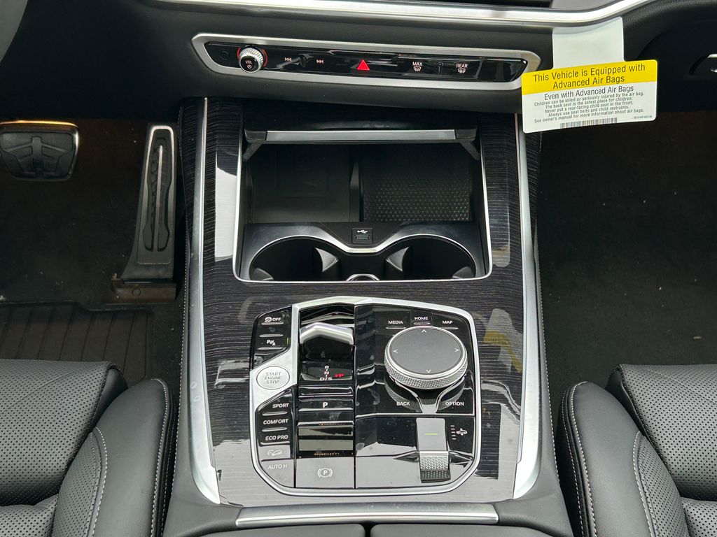 Thumbnail: 2026 BMW X7 - 27