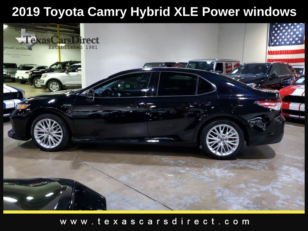 2019 Toyota Camry Hybrid XLE 13