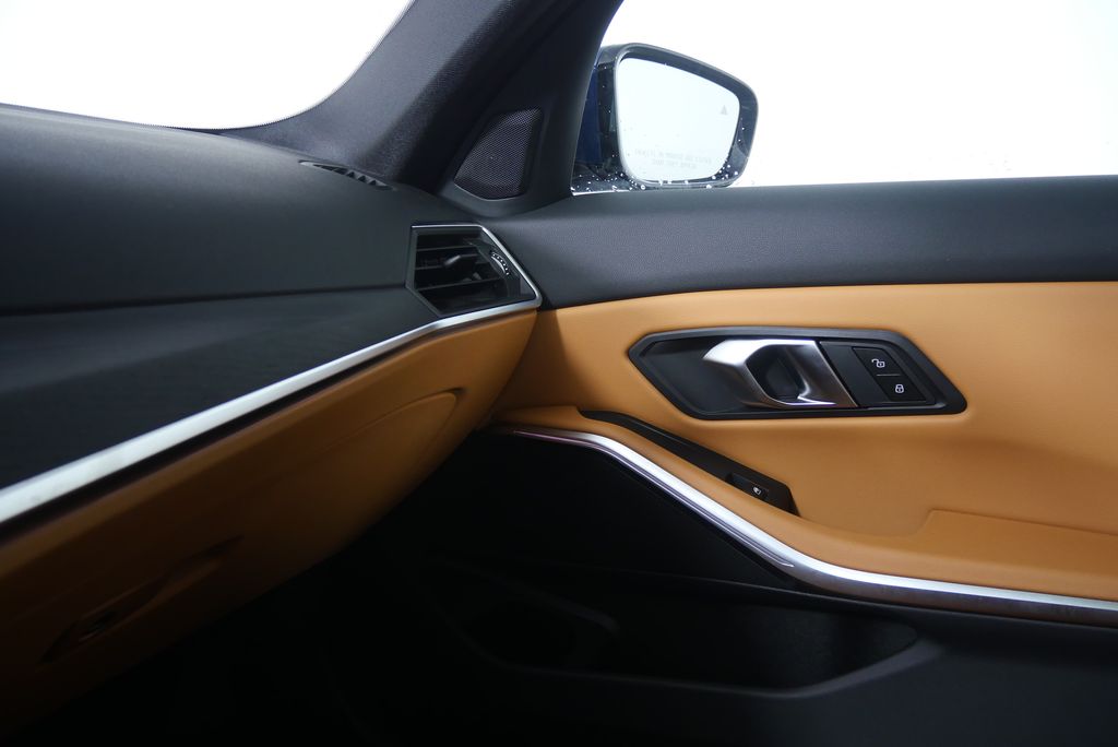 Thumbnail: 2024 BMW 3 Series - 30
