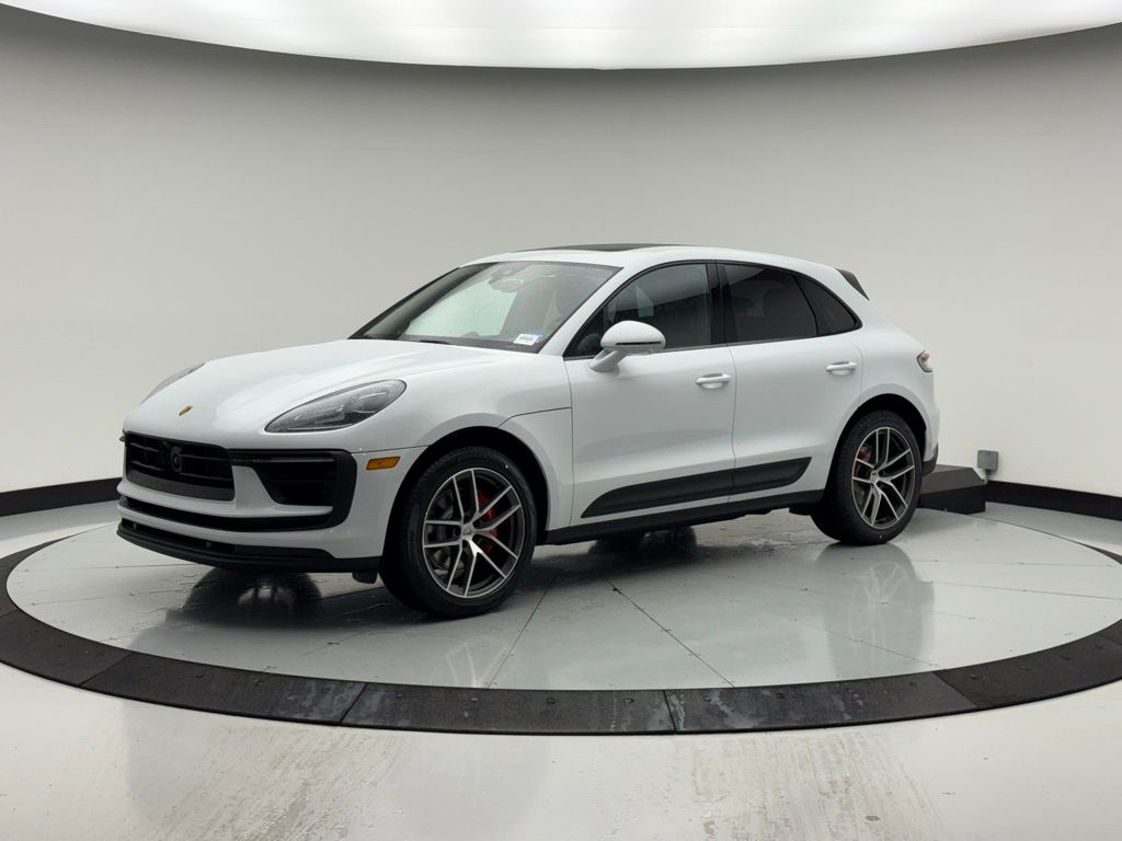 Thumbnail: 2026 Porsche Macan - 1
