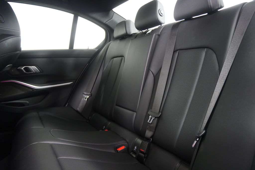 Thumbnail: 2025 BMW 3 Series - 16