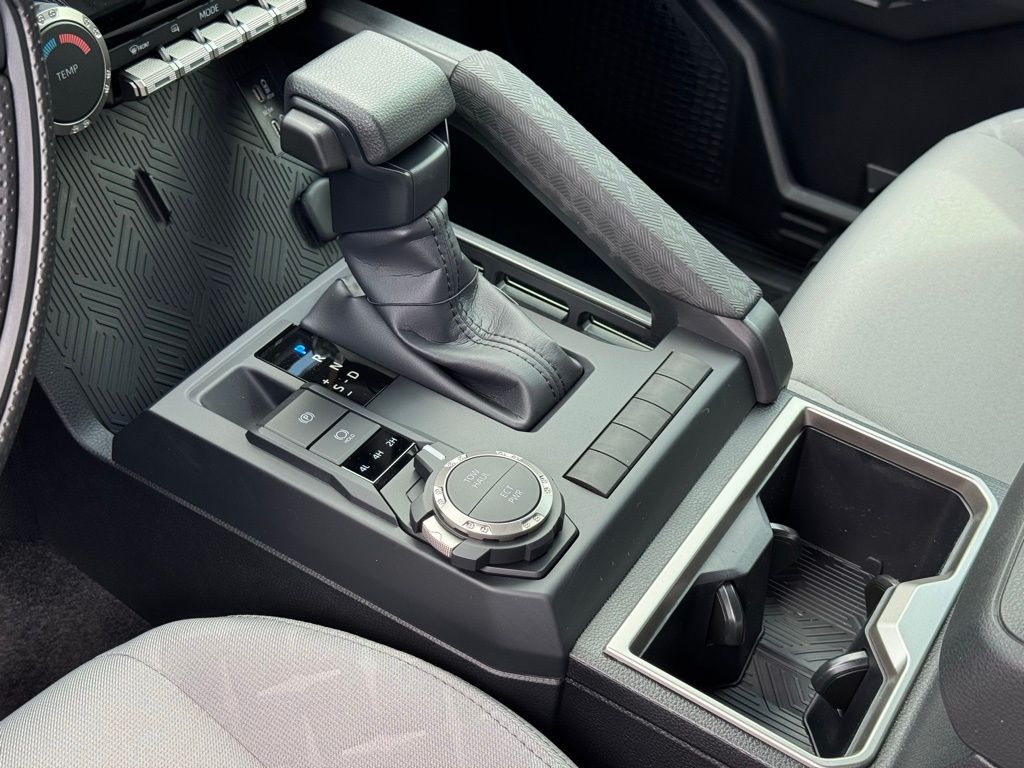 2025 Toyota Tacoma SR5 Double Cab photo 11