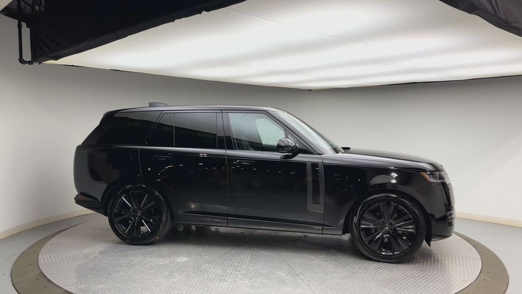 Thumbnail: 2025 Land Rover Range Rover - 9