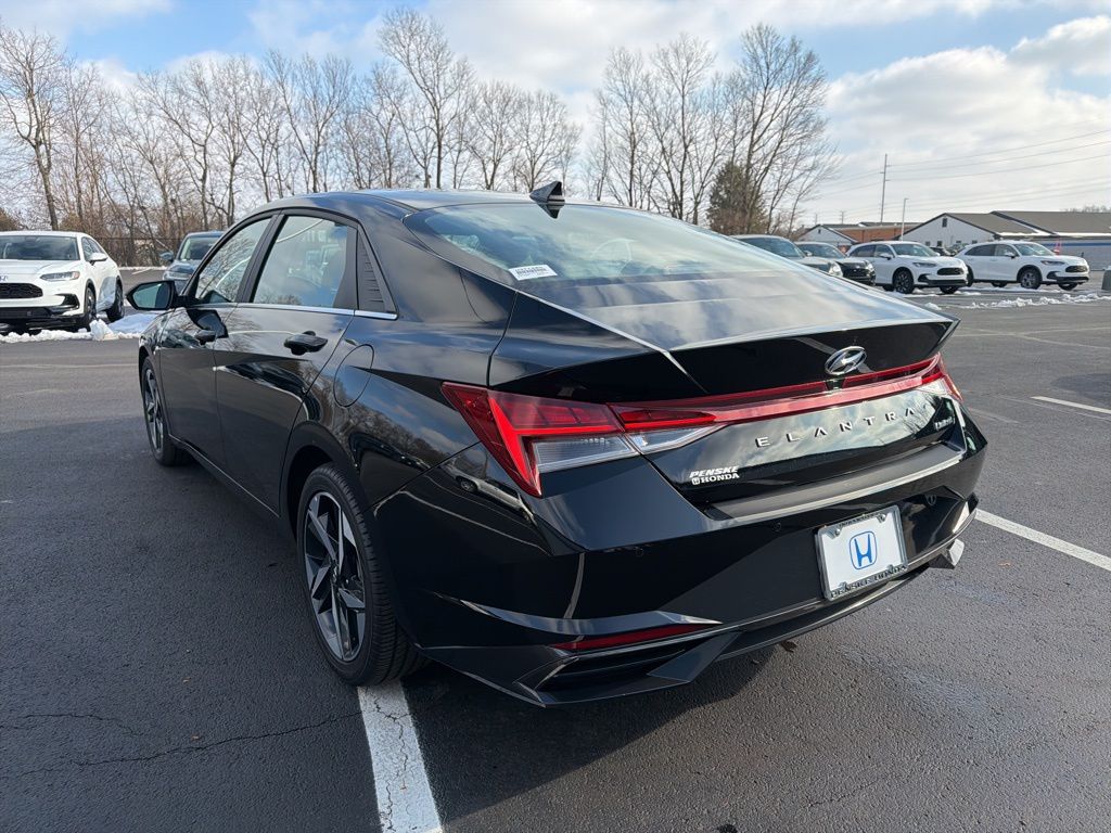 Thumbnail: 2023 Hyundai Elantra - 3