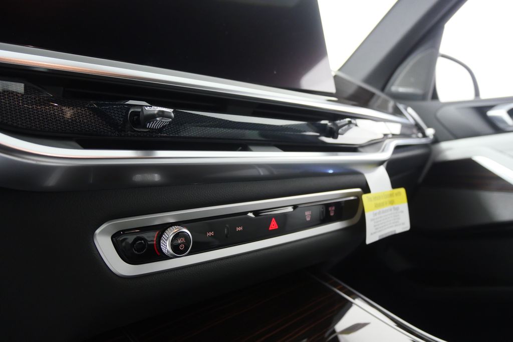 Thumbnail: 2026 BMW X5 - 20