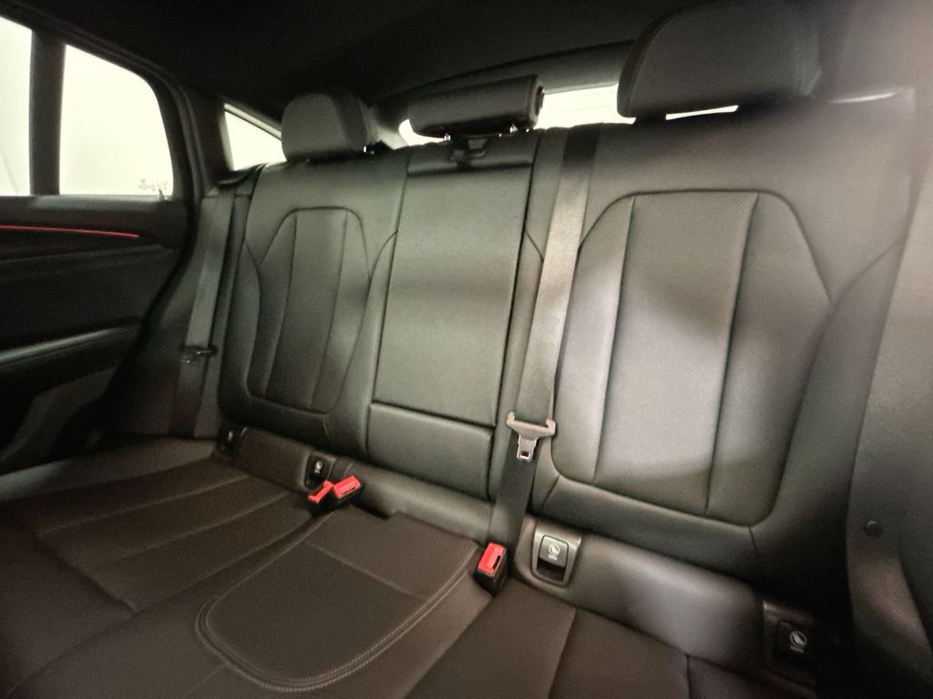 Thumbnail: 2025 BMW X4 - 21