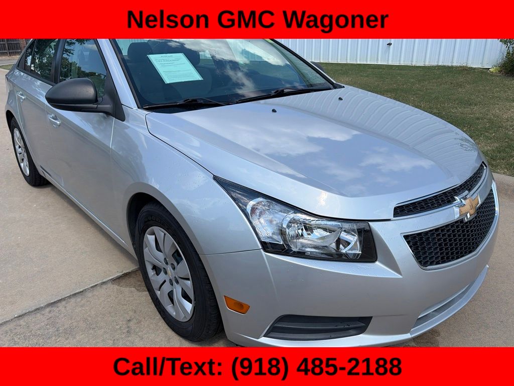 2014 Chevrolet Cruze LS Sedan FWD    