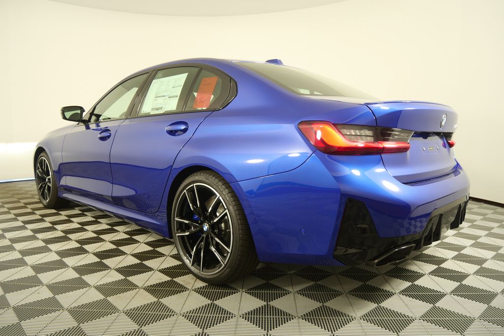 Thumbnail: 2026 BMW 3 Series - 6