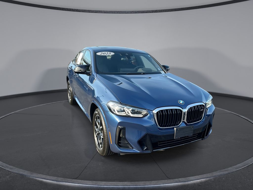 Thumbnail: 2025 BMW X4 - 12