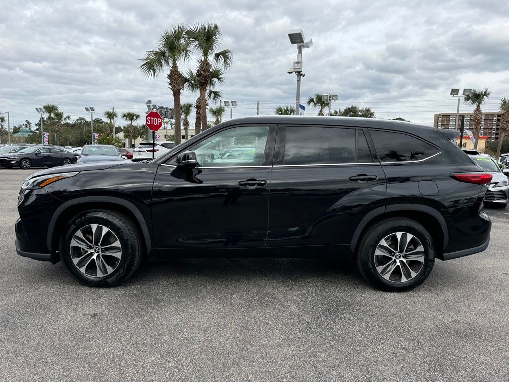 2021 Toyota Highlander XLE 4