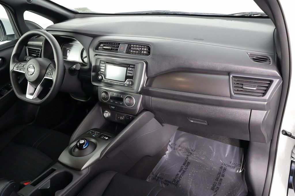 Thumbnail: 2018 Nissan Leaf - 9