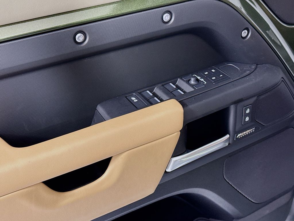 Thumbnail: 2026 Land Rover Defender - 25