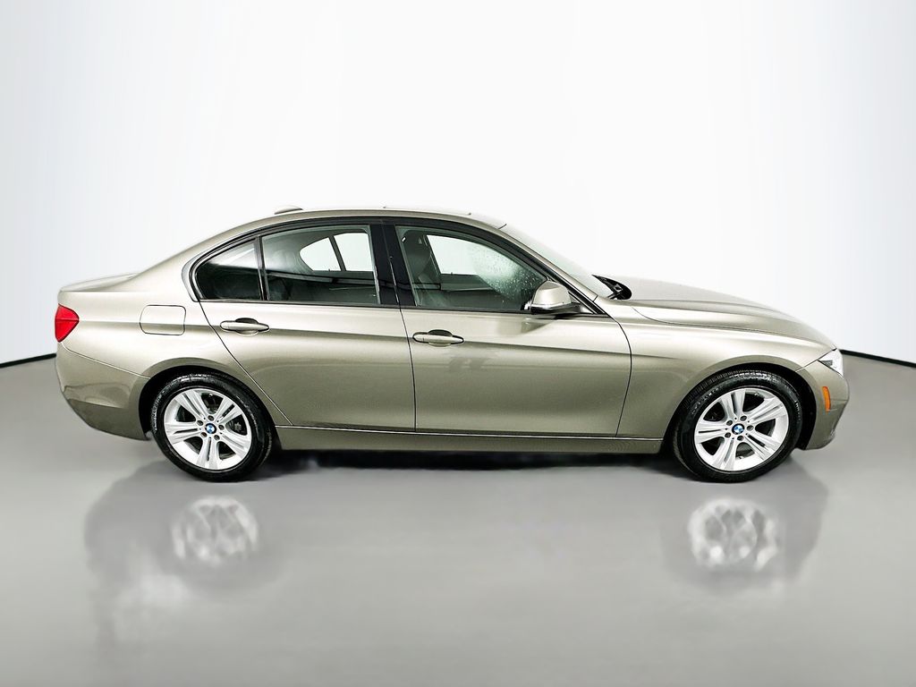 Thumbnail: 2016 BMW 3 Series - 4