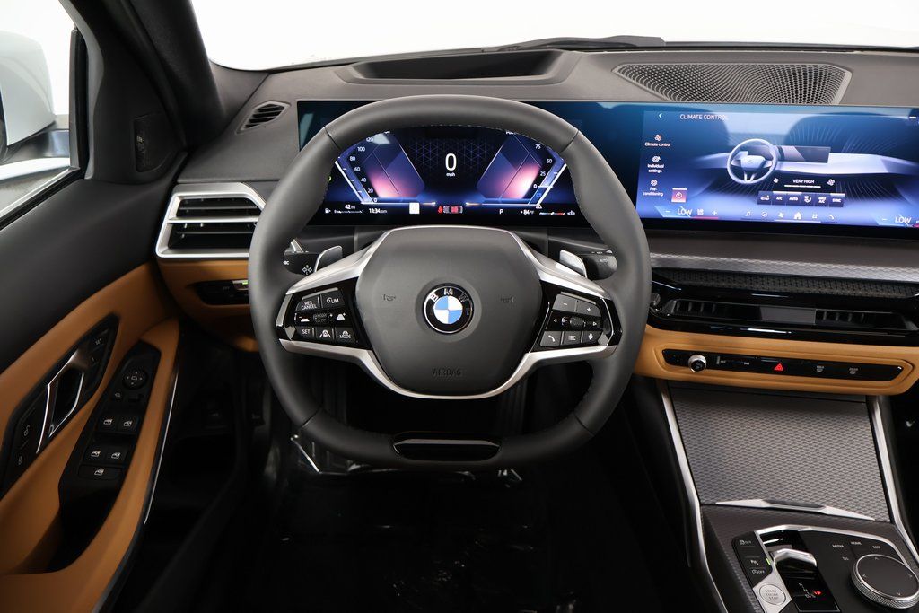 Thumbnail: 2025 BMW 3 Series - 3