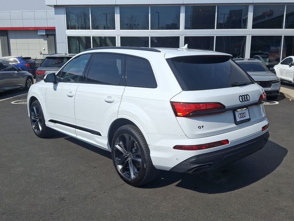 2025 Audi Q7  4