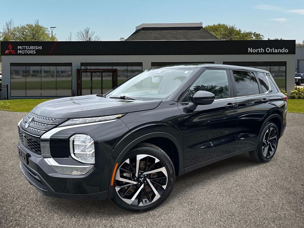 2022 Mitsubishi Outlander ES