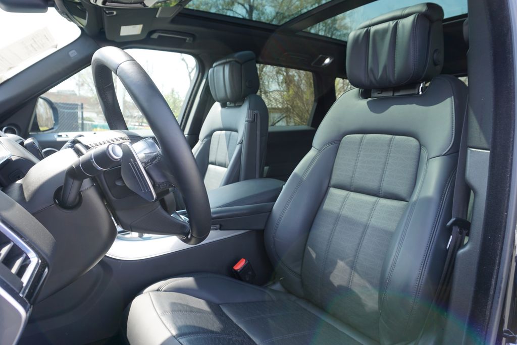 Thumbnail: 2020 Land Rover Range Rover Sport - 15