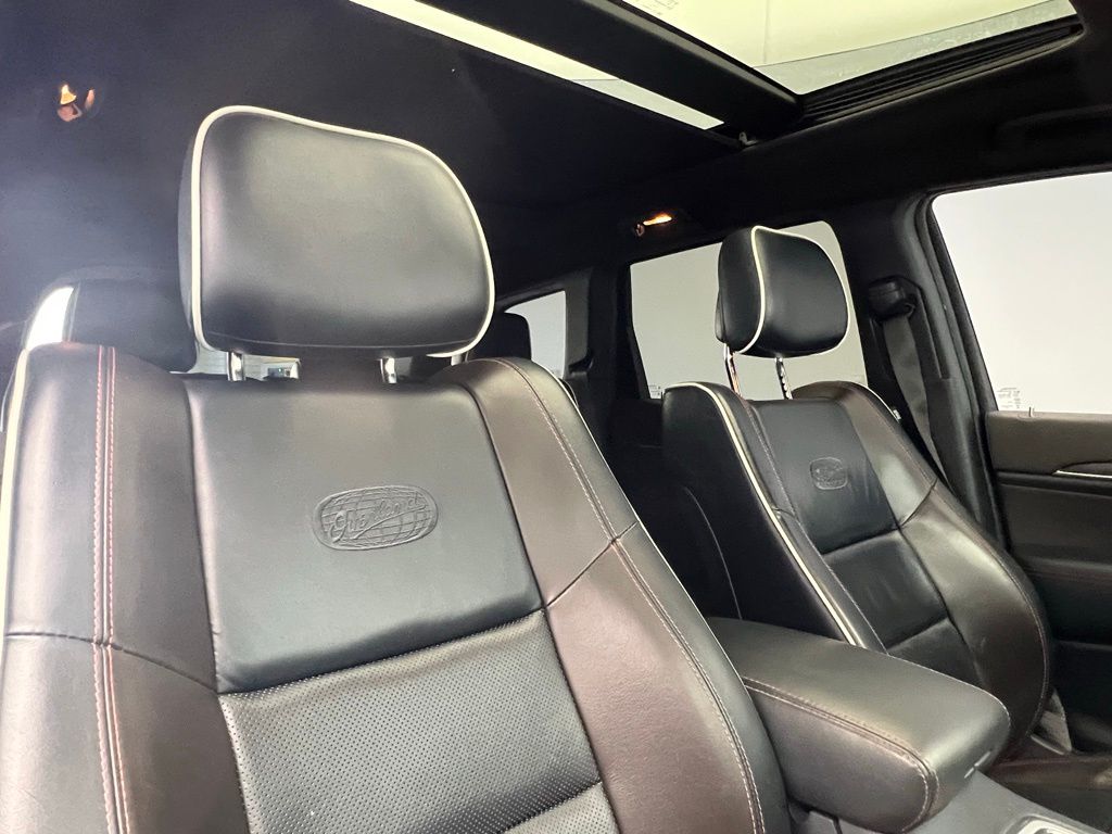 Thumbnail: 2015 Jeep Grand Cherokee - 7