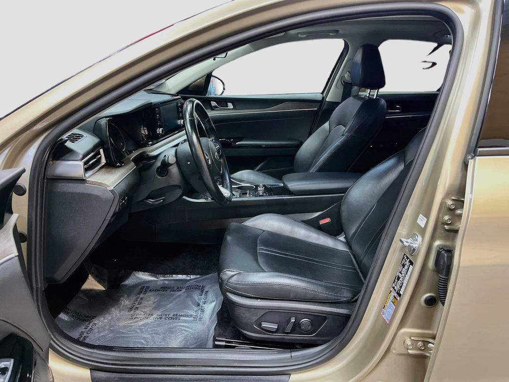 Used 2021 Crystal Beige Kia EX image 20