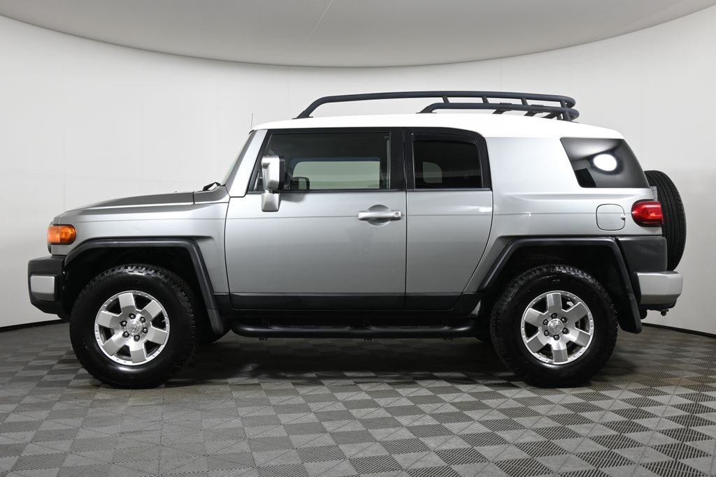 2009 Toyota FJ Cruiser Base 2