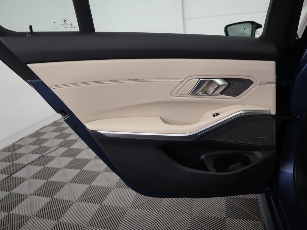 Thumbnail: 2026 BMW 3 Series - 27