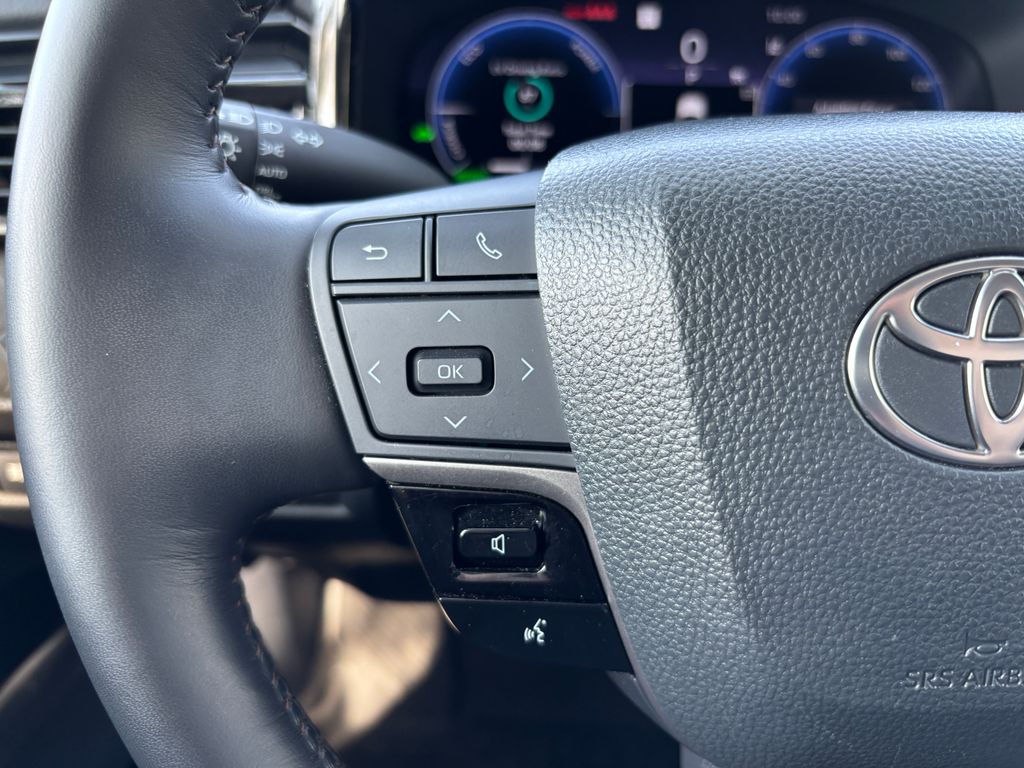 Thumbnail: 2025 Toyota Camry - 11