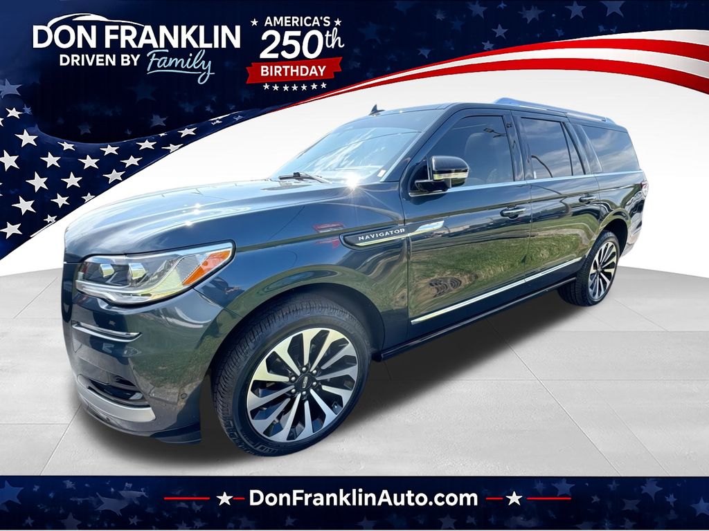 Flight Blue Metallic Clearcoat 2024 Lincoln Navigator SUV / Crossover Four-Wheel Drive Automatic