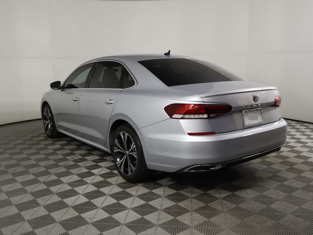 2020 Volkswagen Passat 2.0T 7