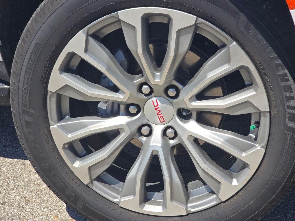 Used 2022 White GMC Denali image 9