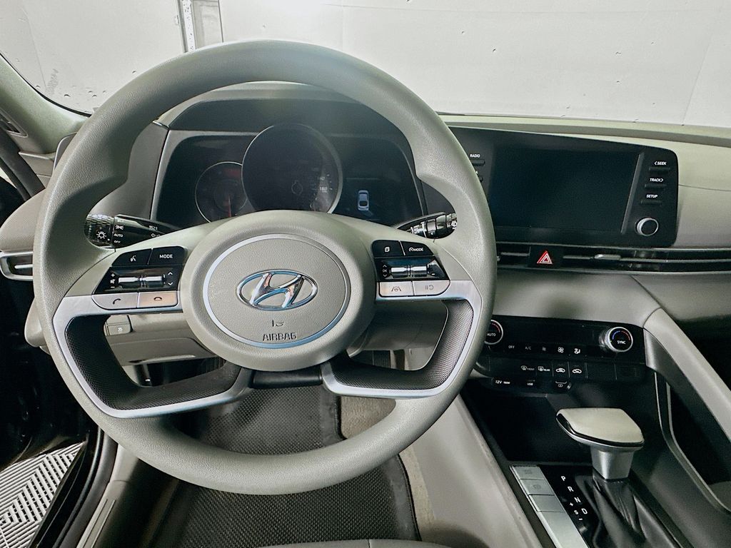 Thumbnail: 2023 Hyundai Elantra - 11