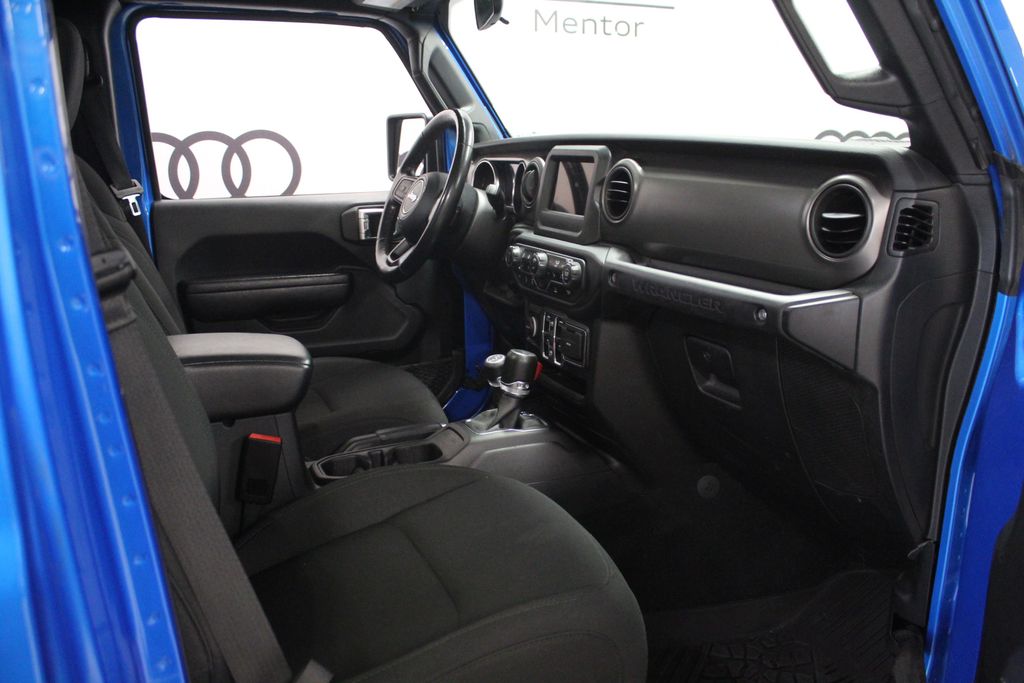 Thumbnail: 2022 Jeep Wrangler - 21