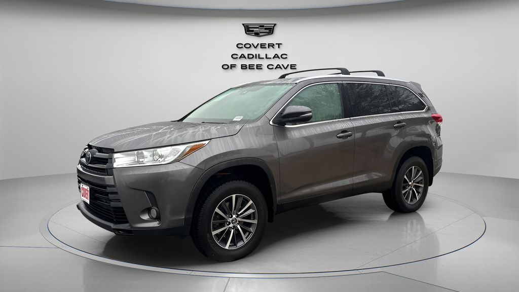 Used Car 2019 Toyota Highlander  Xle For Sale Under $25,000 In Austin, Texas